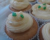 Cupcake de baunilha com creme de confeiteiro